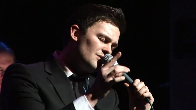 live shot rickie as michael buble