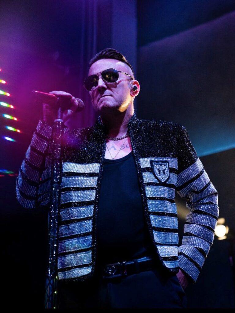 Robbie Live Tribute Act Live On Stage