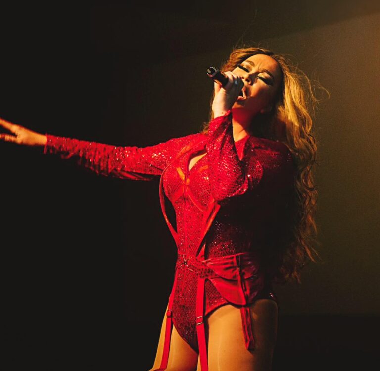 Beyonce Live Tribute in red dress