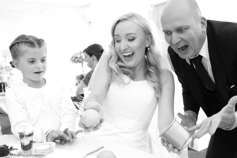 Ian The Magician Performing close up magic with the bride