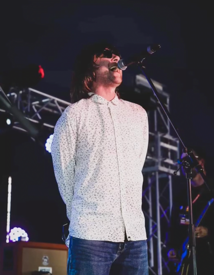 Supernova Oasis Tribute Band Liam Gallagher and Noel