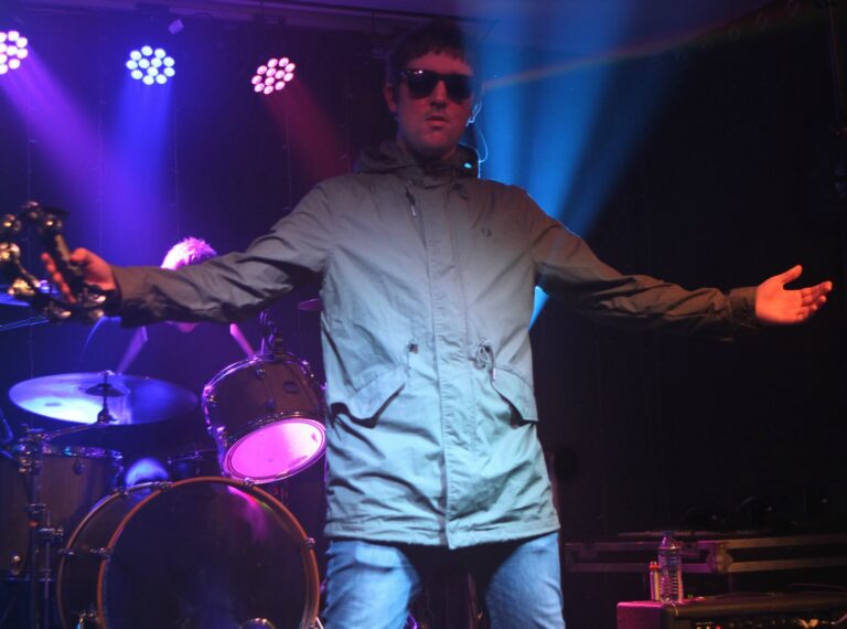 The Oasis Experience - Liam Gallagher and Oasis