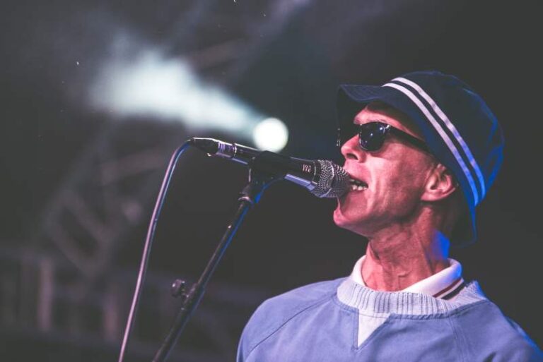 The Gallaghers - A Tribute To Oasis - Liam Gallagher