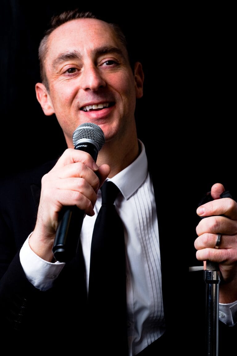 Andy Swing Singer